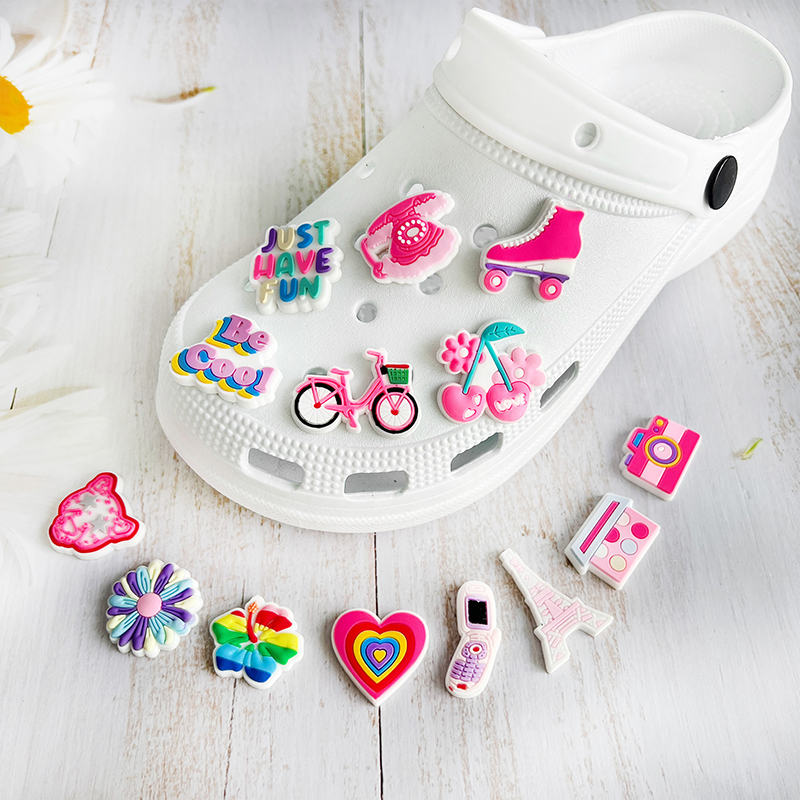Cute Pink Bow Bicycle Rainbow  - Croc Style Clog 评论和价格